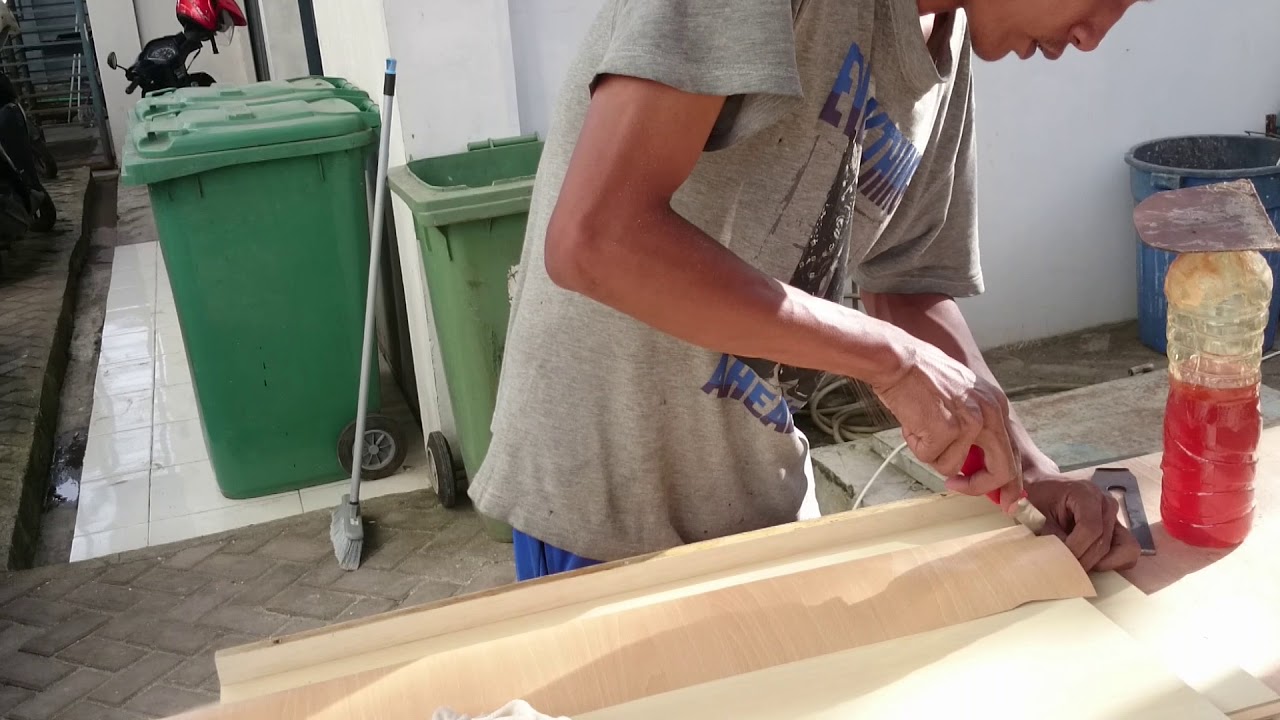  Cara  mudah memotong  pelapis kayu HPL  dengan pisau cutter 