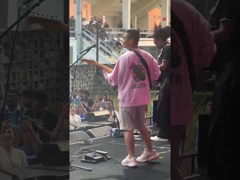 Oh ini yg namanya fan girl?