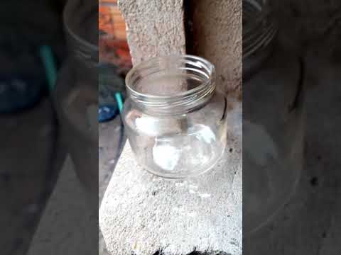 Vídeo: Como fazer um Bong Gravity Bong Reutilizável, Barato e Eficiente