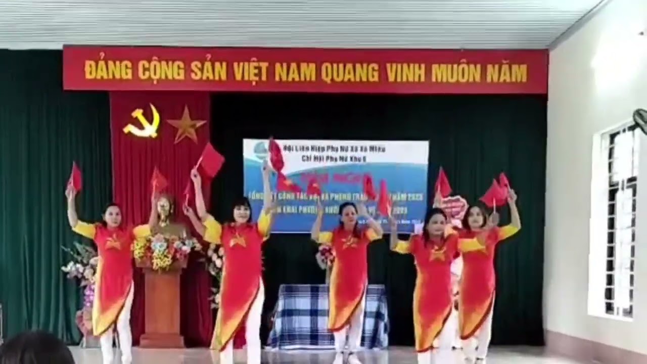  Dân vũ  Việt nam ta lắm  tay nhau