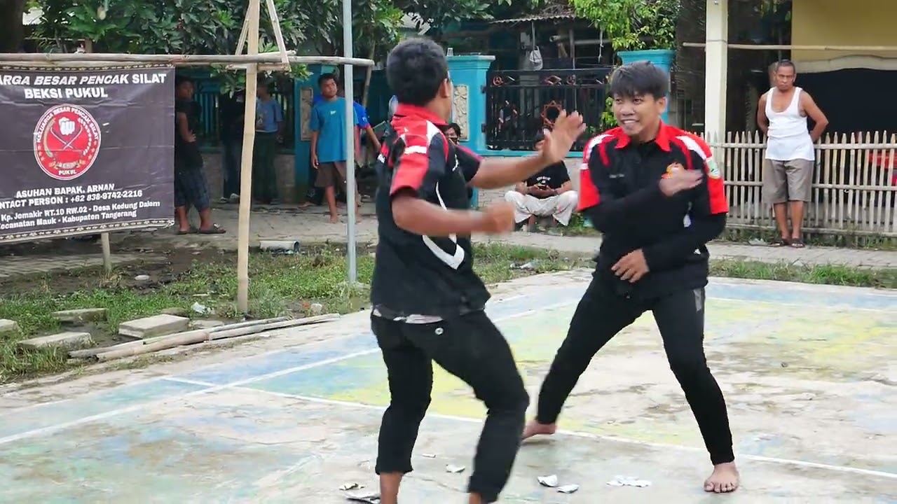 Atraksi Duel Pencak Silat Beksi Jemakir Abah H. Pikan