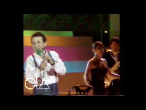 Kayahan , Demet Sağıroğlu  - Hep karanlık, ve Melankoli (SOPOT)