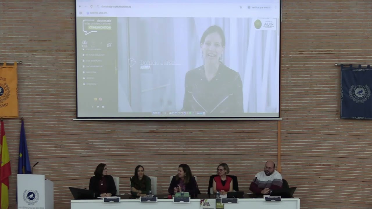 Mesa redonda Vida después de la tesis