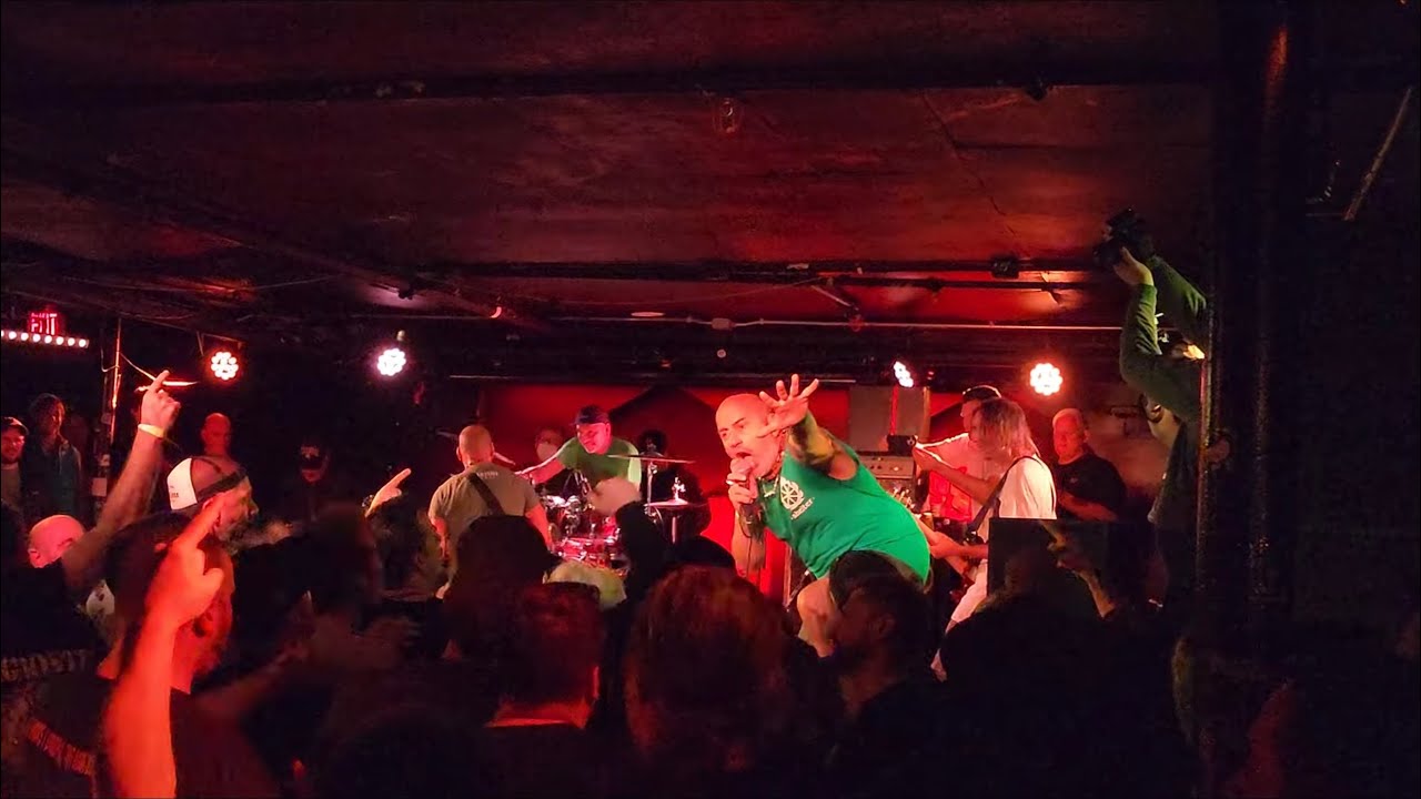 Youth of Today live Disengage + Break down the walls The Middle