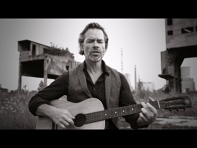 THE NOMAD by Guy Pearce - music video