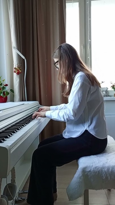 П. И. Чайковский "Песня жаворонка" Маслова София - YouTube