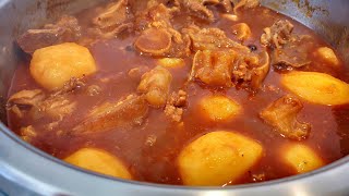 TAMATIE POOTJIES | TOMATO OX TROTTERS STEW. TRADITIONAL CAPE MALAY FOODS.