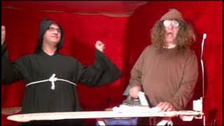 Schrankdienst im Kloster Teil 3 - Der schwangere Mönch