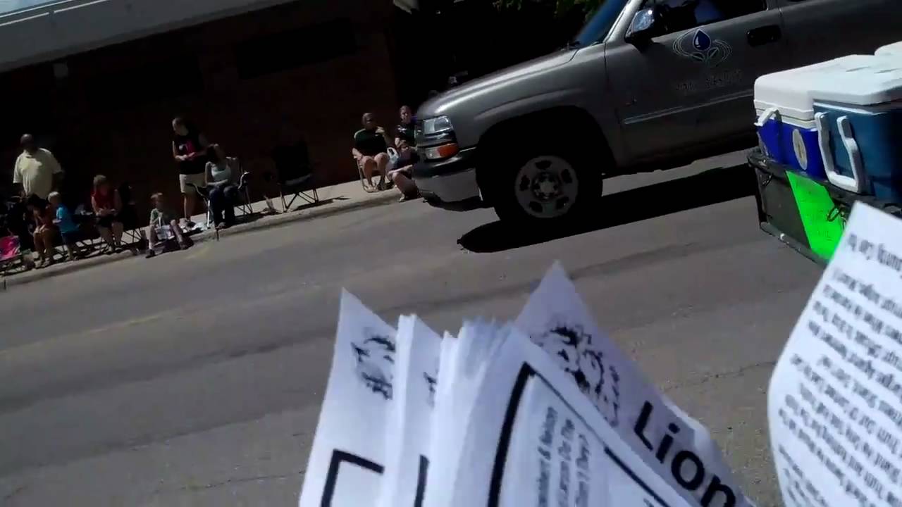 Lion News: Waterama Thugs With Badges & Guns Shun Anti-Corruption Flyers!