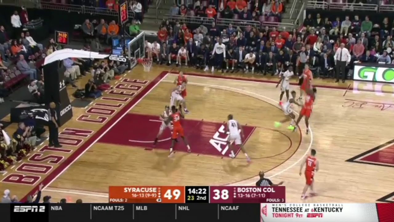 Elijah Hughes Pull back crossover