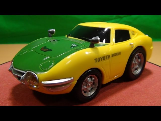 トヨタ 2000GT トヨタ博物館オリジナルプルバックカー - YouTube