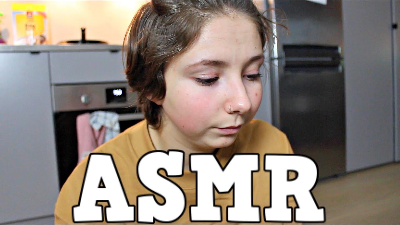 ASMR fixar naglarna + lite tapping