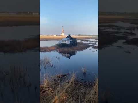 Каракат едет по