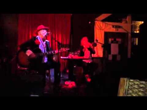 在 YouTube 上观看 PAUL RONNEY ANGEL feat Caz...LIGHTENING FROM A BLUE SKY