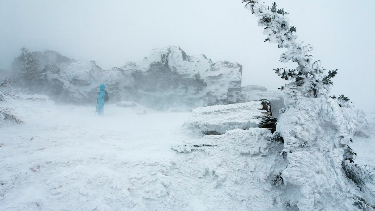 Опасные снегопады обрушились на горные курорты Казахстана. Погода в СНГ