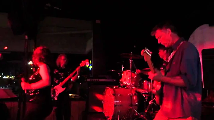 Me playing with Cindy Lang 'Rock Me Baby' LIVE At ...
