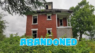 Discovering the Secrets of an Abandoned Ontario Red Brick House!