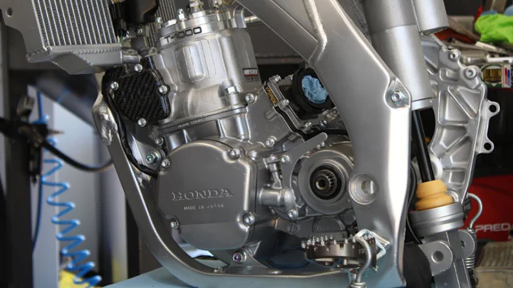 Our Track Weapon is Taking Shape! Frame Up 2003 Honda CR250 Two Stroke Build for Dirt Bike Magazine