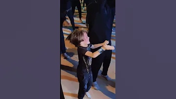 شوفو جنون هاذه الطفل ليله الامام العباس محرم 1444هـ 