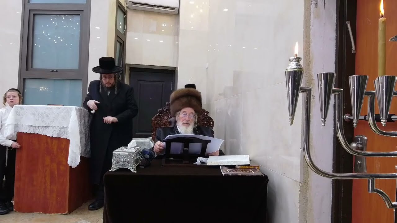 נר א' דחנוכה ספינקא בחצה