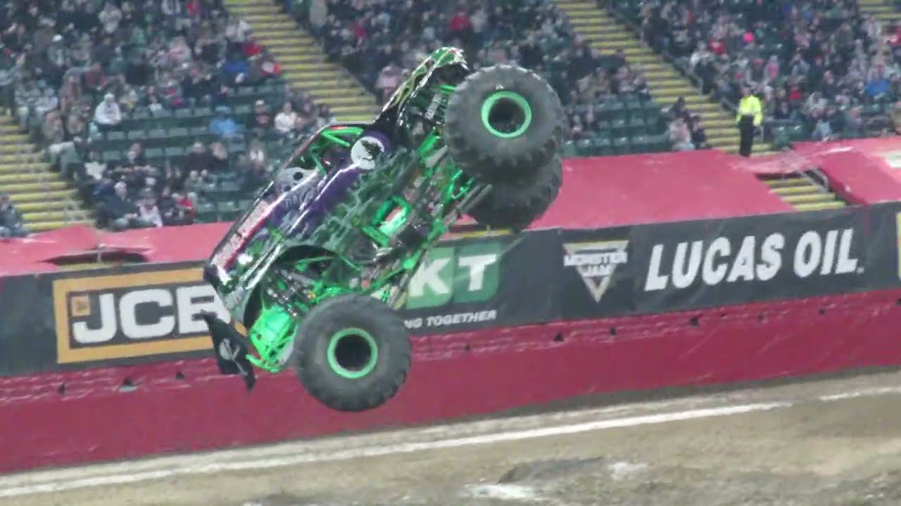 INSANITY! Grave Digger Monster Truck Freestyle at Dayton Monster Jam!