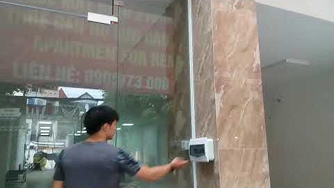 Khóa vân tay cửa kính cường lực có chứ năng chấm công và mở từ xa bằng internet