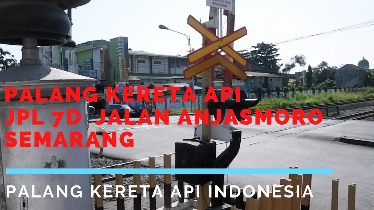 Palang Kereta Api Jpl 7d Jln Anjasmoro Kota Semarang Masih Ada Yang Terabas Palang Semarang Kota Api