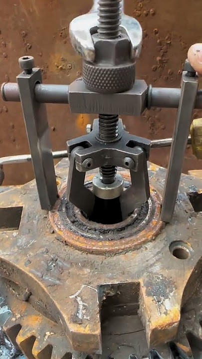 Inner bore bearing puller