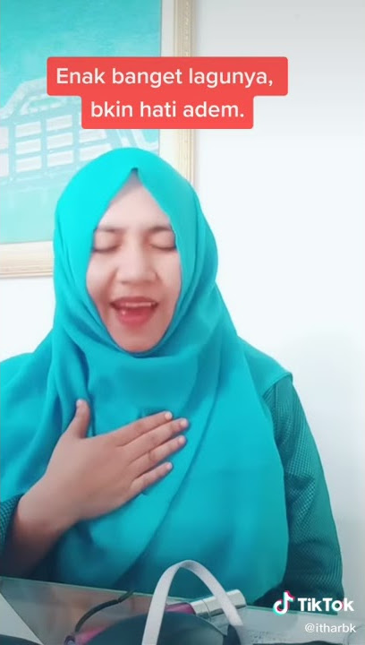 Viral.... Cewe hijab ini suka dengar lagu rohani kristen