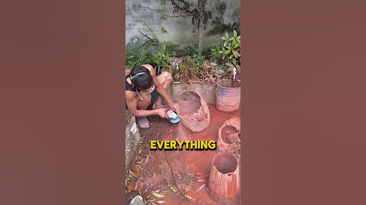 वह पुराने मिट्टी के बर्तन जमा कर रहा है... लेकिन इसका कारण प्रतिभाशाली है!