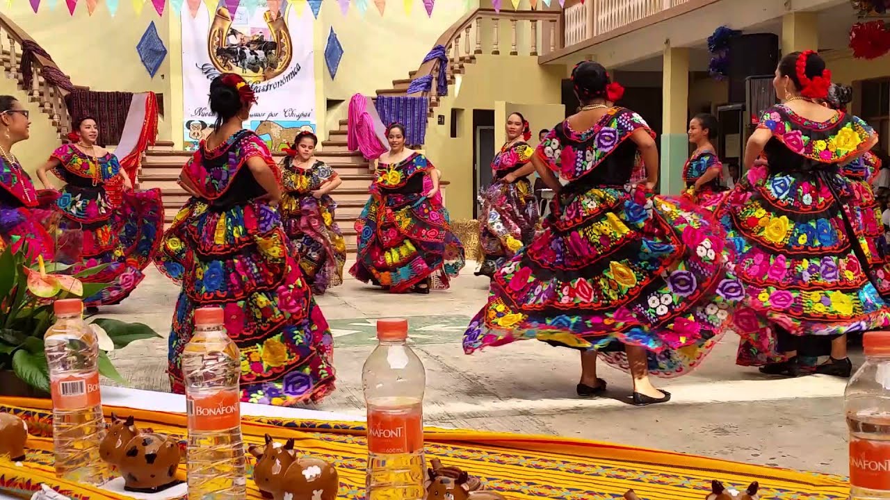 Baile las chiapanecas, en la XX muestra gastronómica colegio