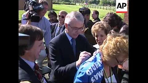 UK: HUNTINGDON: PRIME MINISTER JOHN MAJOR & HIS WI...