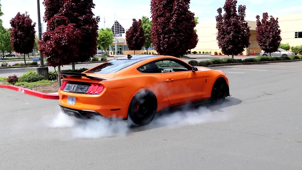 2020 Gt500 Linelock Burnout