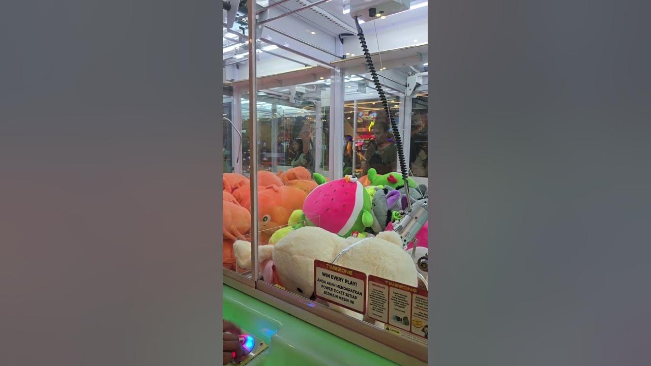 Main Di Timezone!! Main Mesin Capit Boneka Kelinci Eror!! #shortsyoutube #timezone #arcade #fyp
