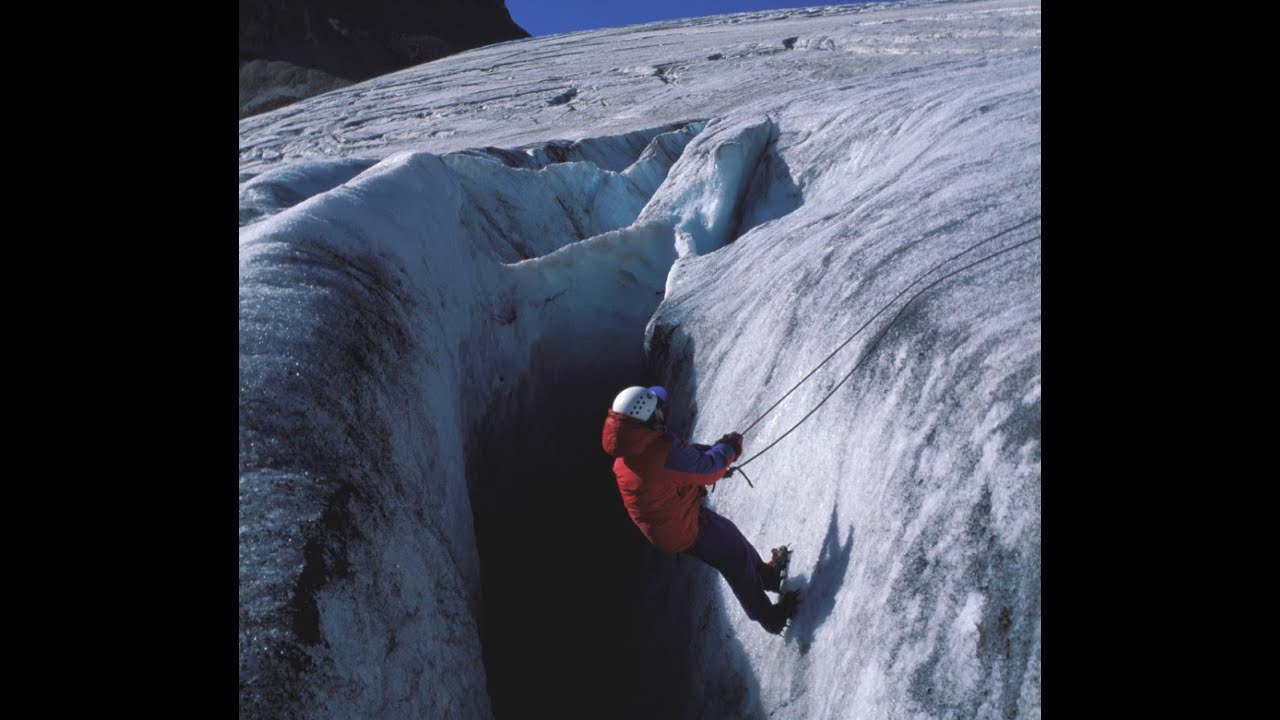 ⁣Introduction to Glacier Travel and Crevasse Rescue