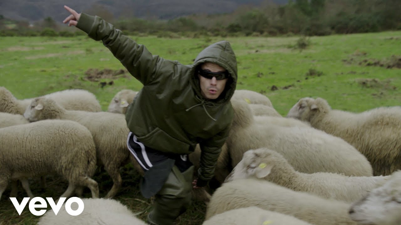 SEN SENRA NO QUIERE SER UN CANTANTE, PERO YA ES DEMASIADO TARDE PARA ESO
