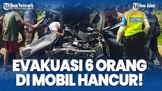 DETIK-DETIK Pilu Evakuasi Ibu & Anak di Mobil Hancur Tertabrak Kereta Api Feeder di Padalarang