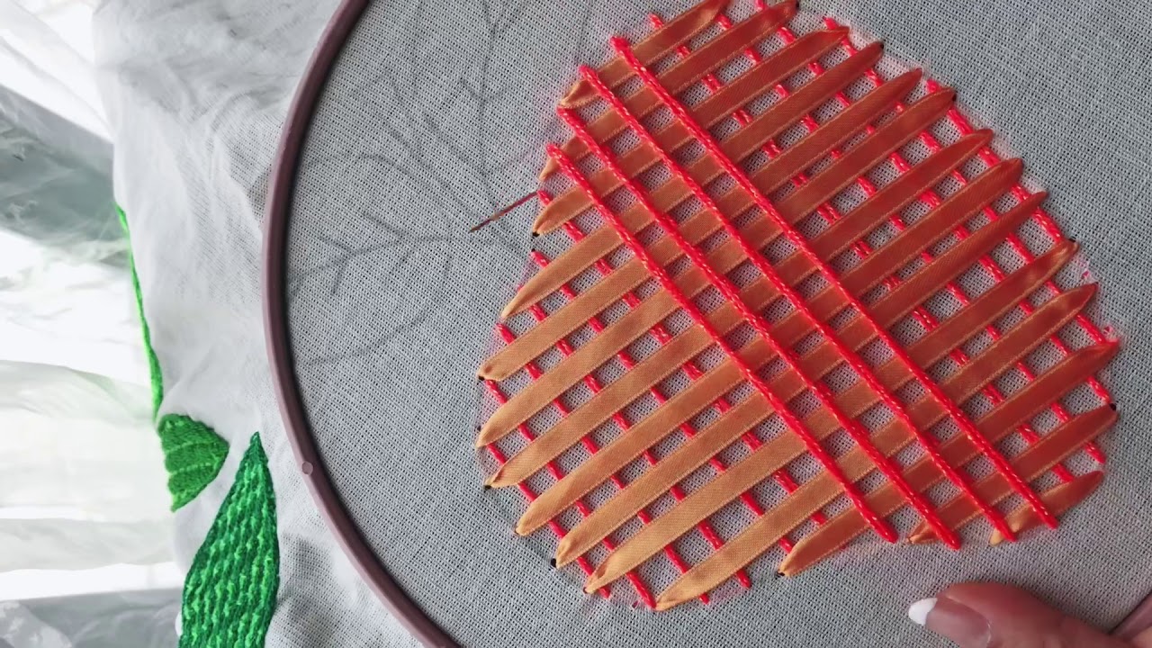 Bordado Fantasía Durazno 3 / Hand Embroidered Peach / Fantasy Stitch