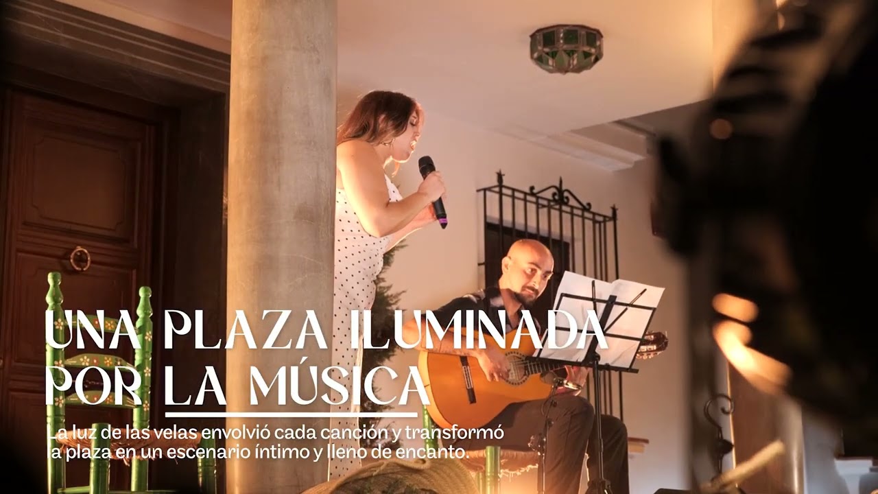 "A la Luz de las Velas" con Ana González y la guitarra de Israel Gómez en Ogíjares