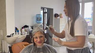 видео: Мелирование через шапочку картинка: Мелирование через шапочку