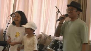 Download lagu Roy Tuhumury - Charlicia Dance Music Event - Vijverhof - Capelle IJssel,12mei2024 - 'Papaceda Asese'