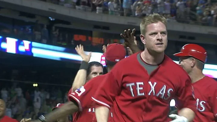 Blalock's two-run jack wins it for Texas