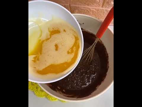 Vídeo: Como Fazer Uma Sobremesa De Chocolate Com Brownie