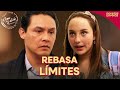 Katia le roba un beso a su profesor | Como Dice El Dicho
