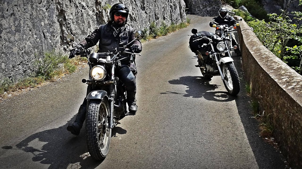 Suzuki Van Van (RV 125). Selva de Oza - Valle de Isaba