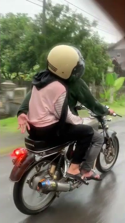 Story wa keren Jalan Jalan sama pacar Malah hujan full Baper😂 #shorts