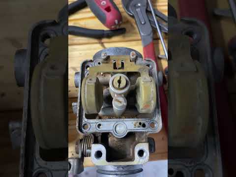 Crusty Xs750 carburetors