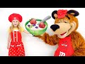 Nastya dan beruang memasak bubur, video untuk anak-anak