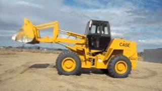 DEMOSTRATES PROPER START UP PROCEDURES FOR A CASE WHEEL LOADER..AVI