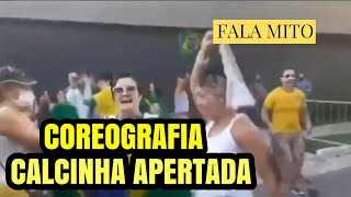 Manifestantes Fazem A Coreografia Do Calcinha Apertada, João Doria